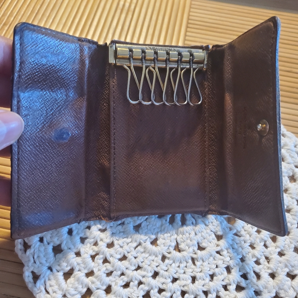 LV 6 Key Holder - Picture 8 of 16